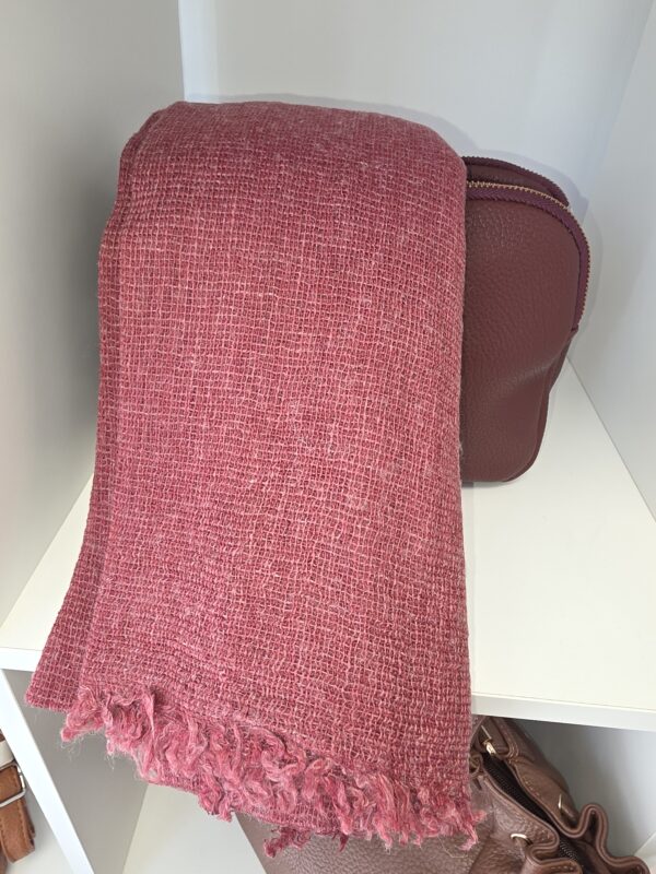 BUFANDA GRANATE CALADA