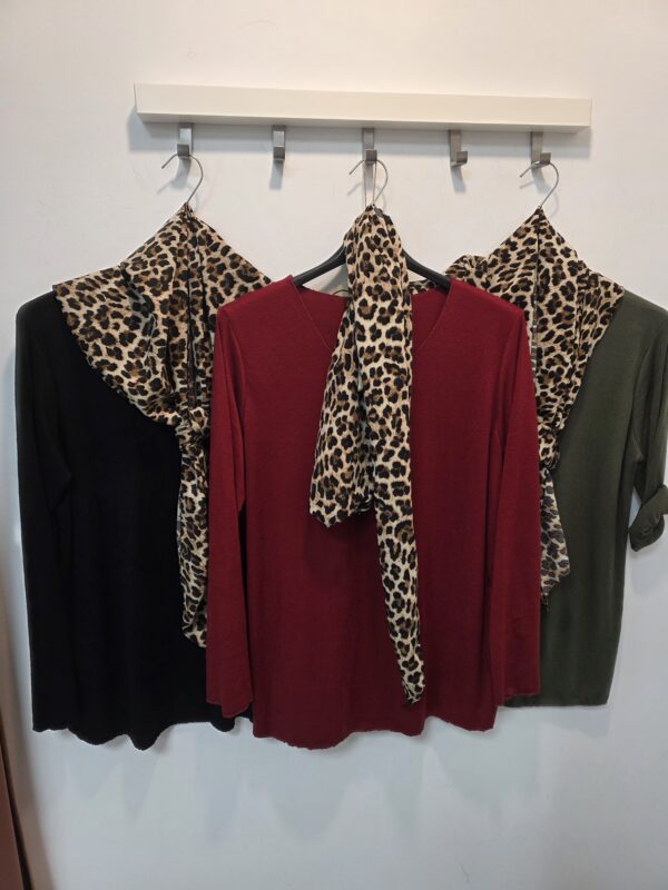 JERSEY CON PAÑUELO ANIMAL